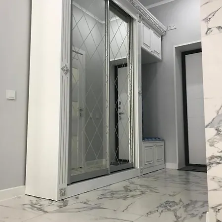 Люкс Апартаменты На Назарбаева Uralsk Exterior photo