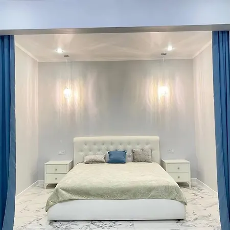 Люкс Апартаменты На Назарбаева Uralsk Exterior photo