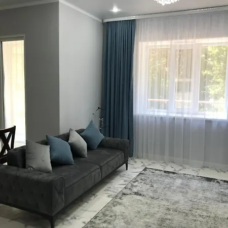 Люкс Апартаменты На Назарбаева Uralsk Exterior photo